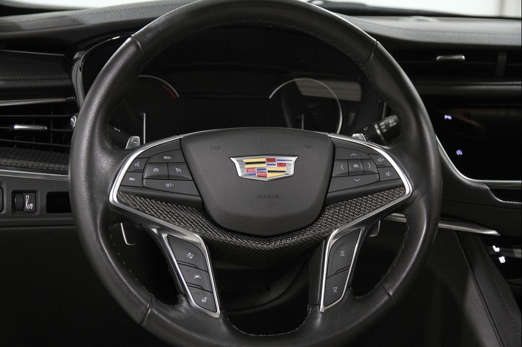 used 2023 Cadillac XT5 car, priced at $37,990