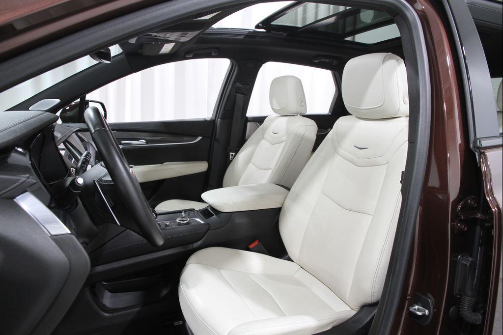 used 2023 Cadillac XT5 car, priced at $37,990