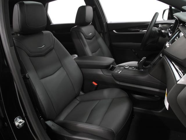 new 2025 Cadillac XT5 car