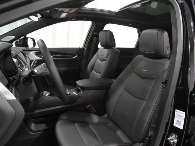 new 2025 Cadillac XT5 car