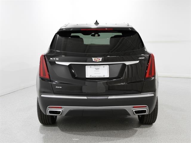 new 2025 Cadillac XT5 car