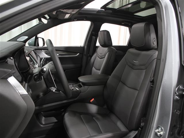 new 2025 Cadillac XT5 car, priced at $58,855
