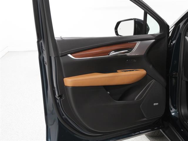 new 2026 Cadillac XT5 car, priced at $60,520