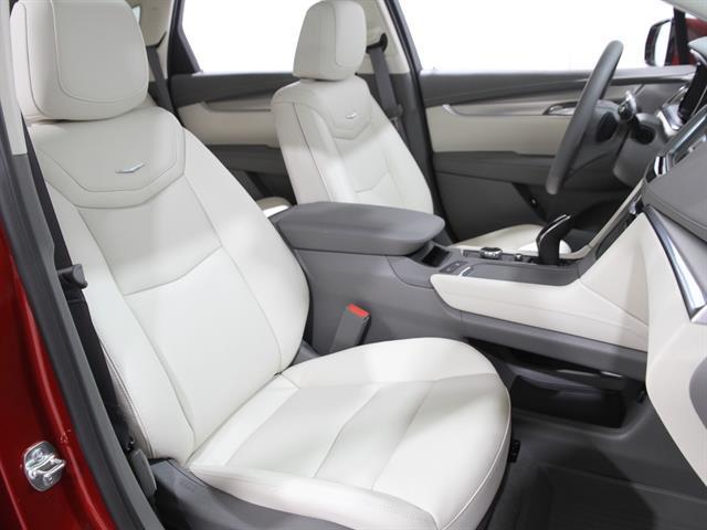 new 2025 Cadillac XT5 car, priced at $59,209