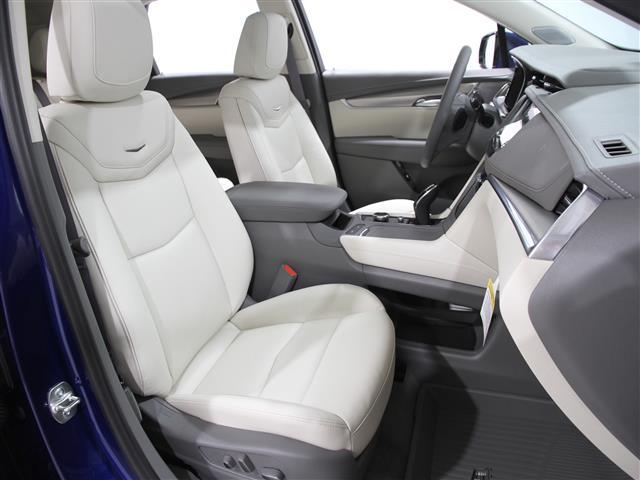 new 2025 Cadillac XT5 car, priced at $56,310