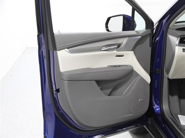 new 2025 Cadillac XT5 car, priced at $56,310