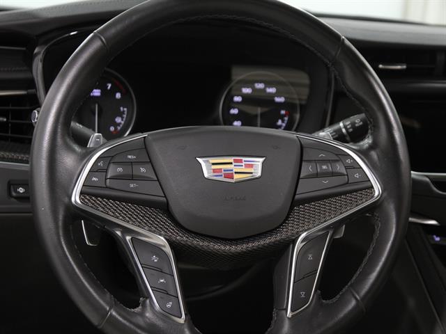 used 2022 Cadillac XT5 car, priced at $37,500