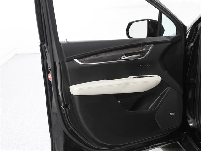 used 2022 Cadillac XT5 car, priced at $37,500