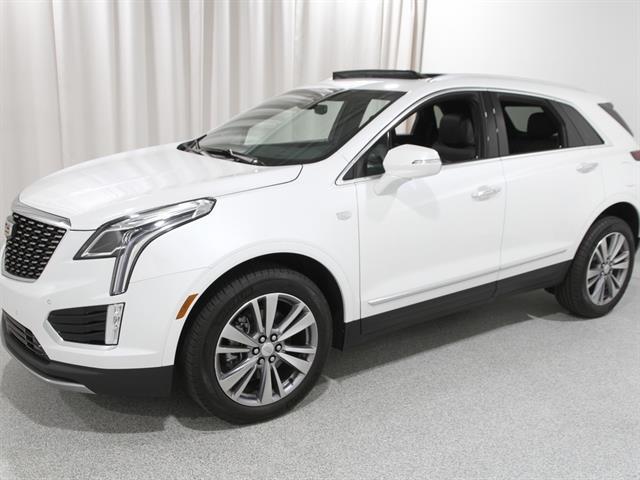new 2025 Cadillac XT5 car, priced at $50,810
