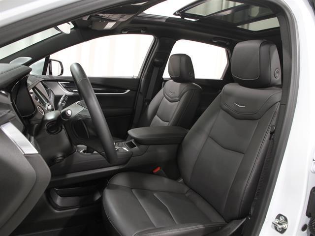 new 2025 Cadillac XT5 car, priced at $50,810