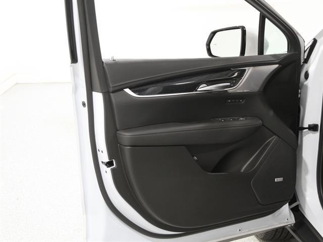 new 2025 Cadillac XT5 car, priced at $50,810