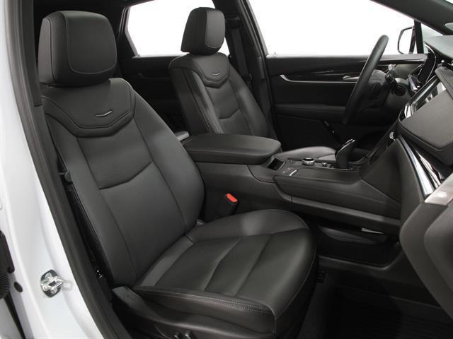 new 2025 Cadillac XT5 car, priced at $50,810