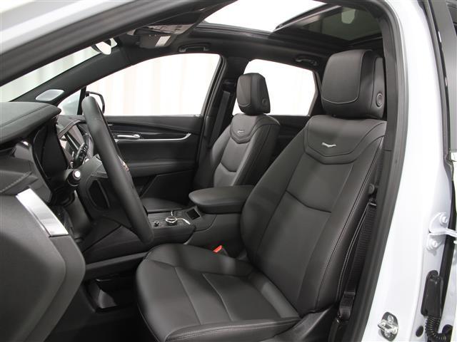 new 2025 Cadillac XT5 car, priced at $57,810