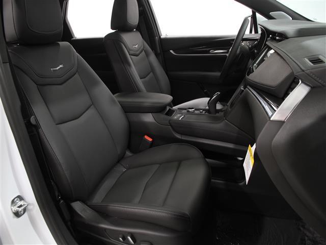 new 2025 Cadillac XT5 car, priced at $57,810
