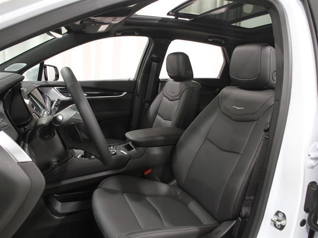 new 2025 Cadillac XT5 car, priced at $55,035