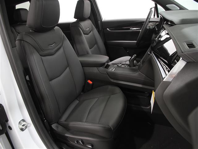 new 2025 Cadillac XT6 car, priced at $64,110