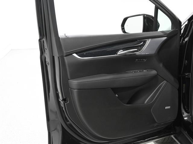 new 2025 Cadillac XT5 car, priced at $58,865