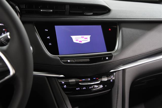 new 2025 Cadillac XT5 car, priced at $54,485