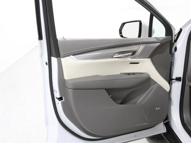 new 2025 Cadillac XT5 car, priced at $55,934