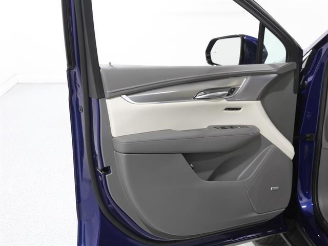 new 2026 Cadillac XT5 car, priced at $60,520