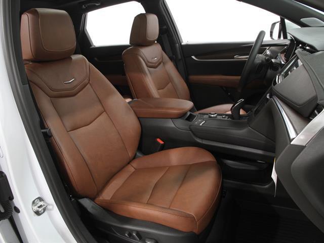 new 2025 Cadillac XT5 car, priced at $57,055