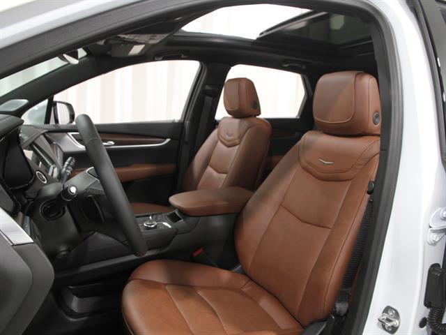 new 2025 Cadillac XT5 car, priced at $57,055