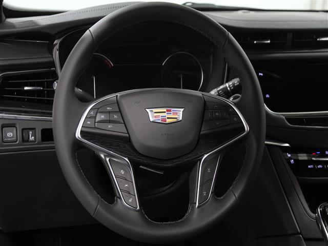 new 2025 Cadillac XT5 car, priced at $55,980