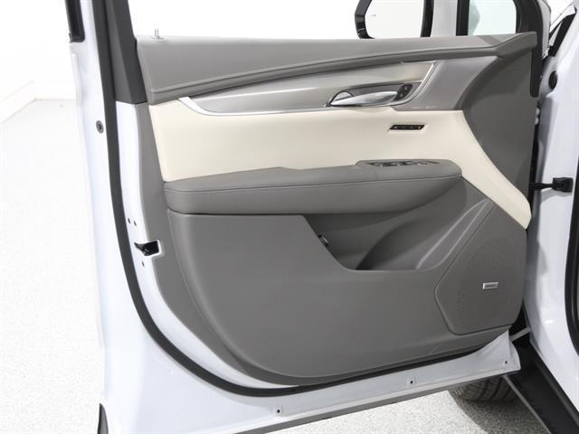 new 2025 Cadillac XT5 car, priced at $54,740