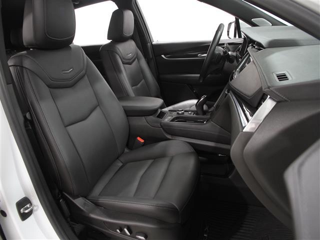 used 2022 Cadillac XT5 car, priced at $37,777