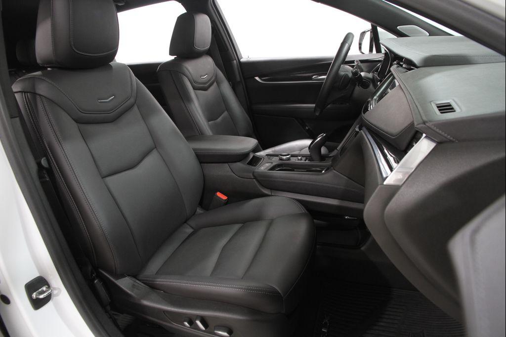 used 2022 Cadillac XT5 car, priced at $37,777
