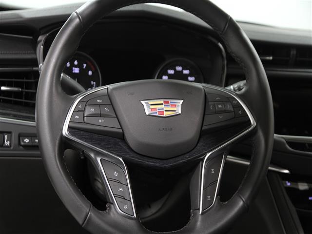 used 2022 Cadillac XT5 car, priced at $37,777