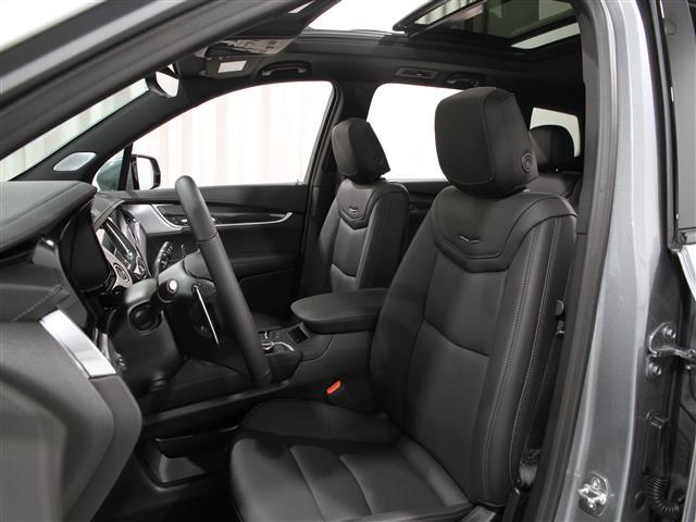 new 2025 Cadillac XT6 car, priced at $67,740