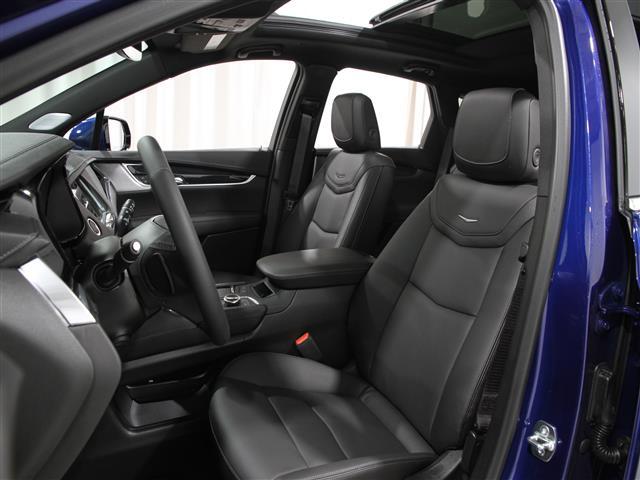 new 2025 Cadillac XT5 car, priced at $50,825