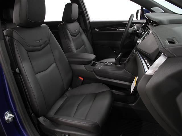 new 2025 Cadillac XT5 car, priced at $50,825