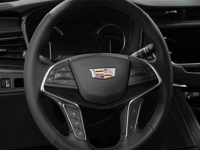 new 2025 Cadillac XT5 car, priced at $50,825