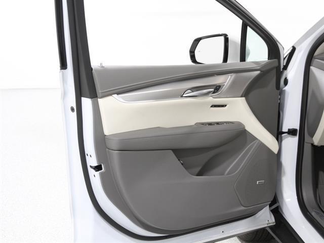 new 2025 Cadillac XT5 car