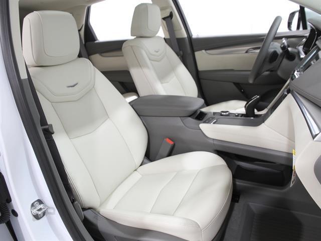 new 2025 Cadillac XT5 car