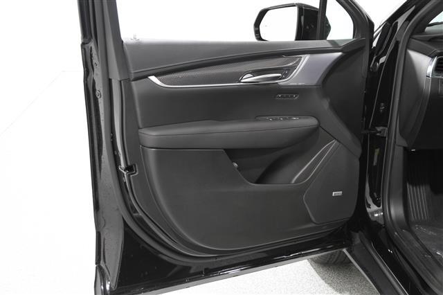 new 2025 Cadillac XT5 car, priced at $56,890