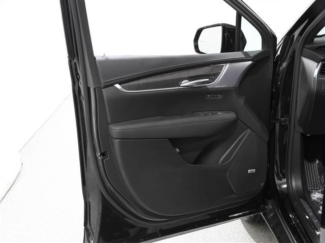 new 2025 Cadillac XT5 car, priced at $58,380