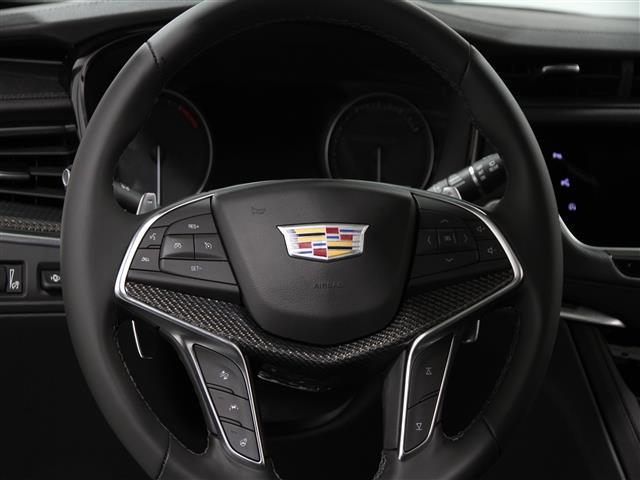 new 2025 Cadillac XT5 car, priced at $58,380