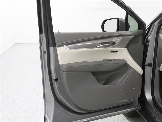 new 2025 Cadillac XT5 car, priced at $58,140