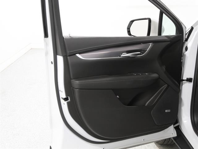 used 2023 Cadillac XT5 car, priced at $28,789