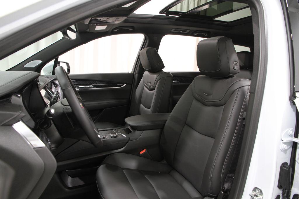 new 2025 Cadillac XT6 car, priced at $56,760