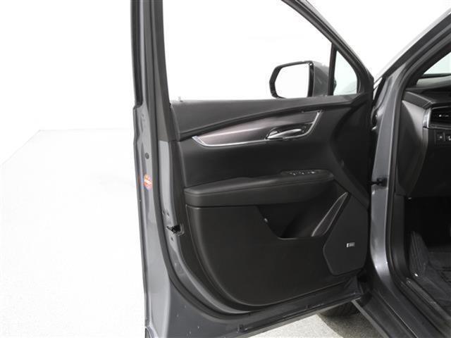 used 2022 Cadillac XT5 car, priced at $32,490