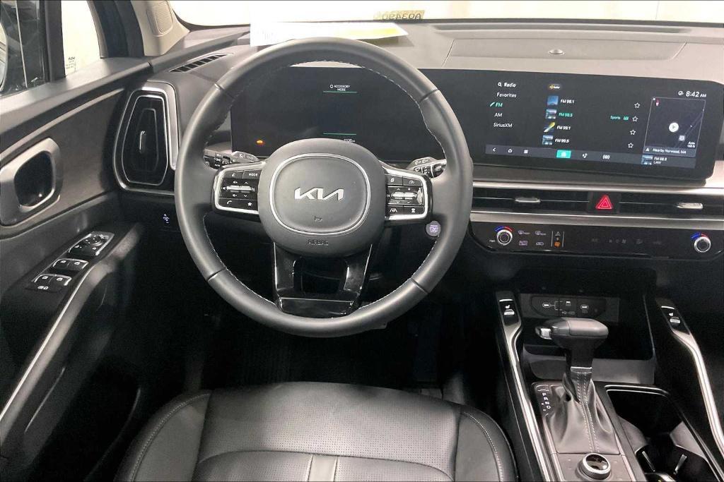 used 2025 Kia Sorento car, priced at $39,000