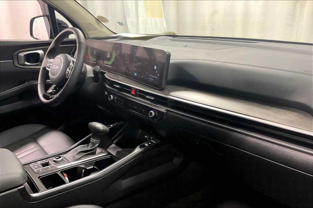 used 2025 Kia Sorento car, priced at $39,000