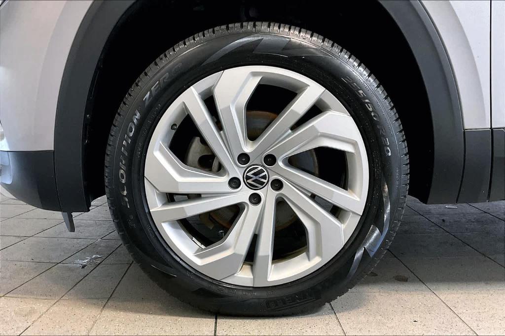 used 2021 Volkswagen Atlas car, priced at $28,000