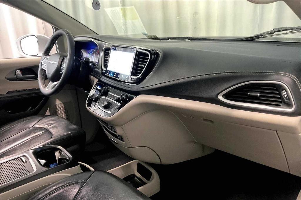 used 2022 Chrysler Pacifica Hybrid car, priced at $19,450