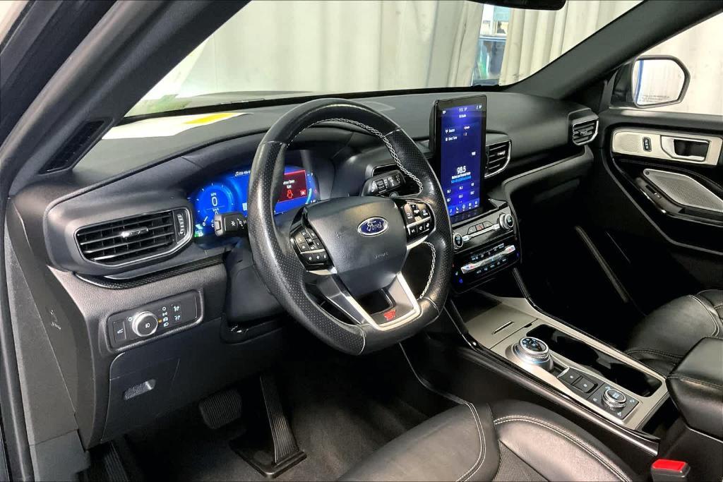 used 2022 Ford Explorer car, priced at $39,900