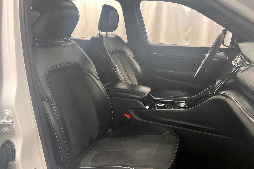 used 2023 Jeep Grand Cherokee L car, priced at $33,400